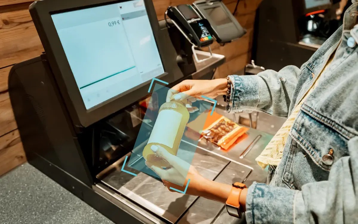 Using AI Self-Checkout to Boost Risk Management and Customer Satisfaction